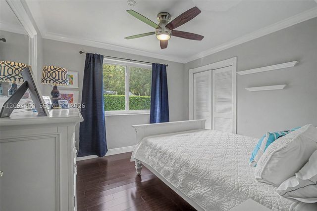 16140 SW 74th Pl, Palmetto Bay, FL 33157