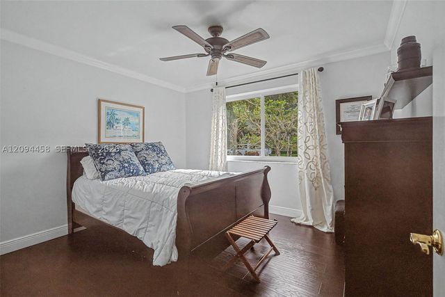 16140 SW 74th Pl, Palmetto Bay, FL 33157