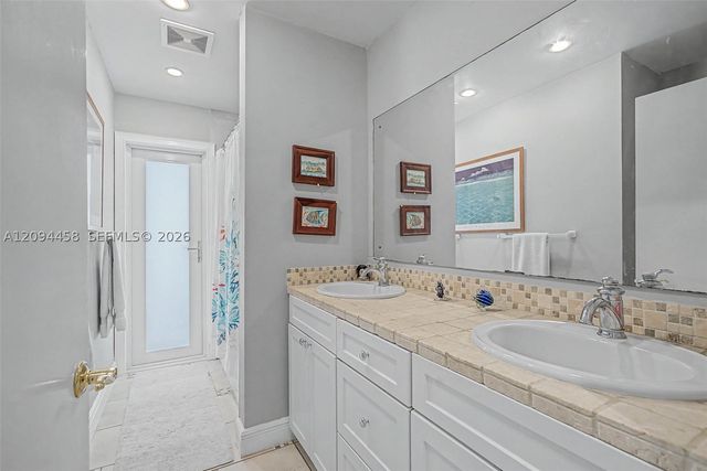 16140 SW 74th Pl, Palmetto Bay, FL 33157
