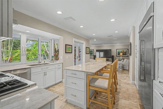 16140 SW 74th Pl, Palmetto Bay, FL 33157