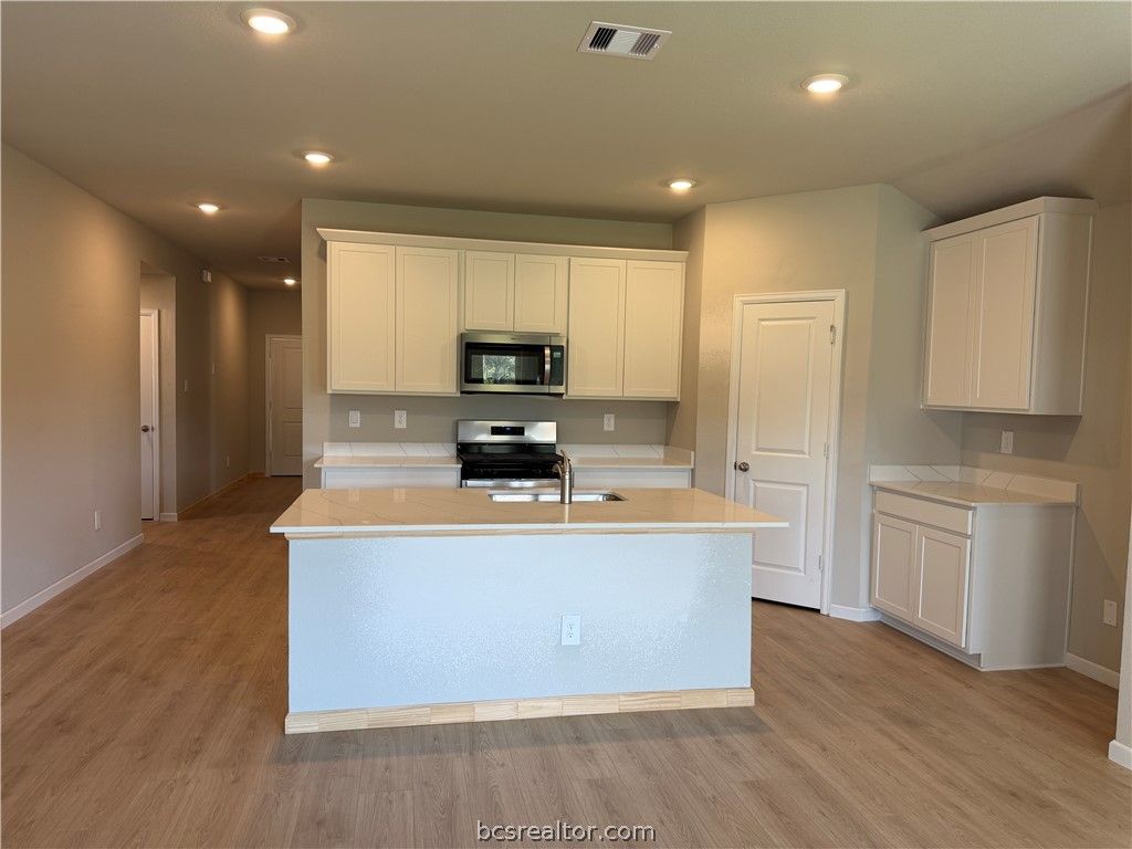 1000 Legrand Street, Brenham, TX 77833 — photo 2