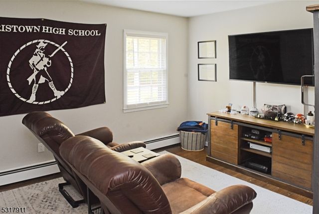 42 Melrose Dr, Chester Twp., NJ 07930