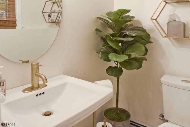 42 Melrose Dr, Chester Twp., NJ 07930