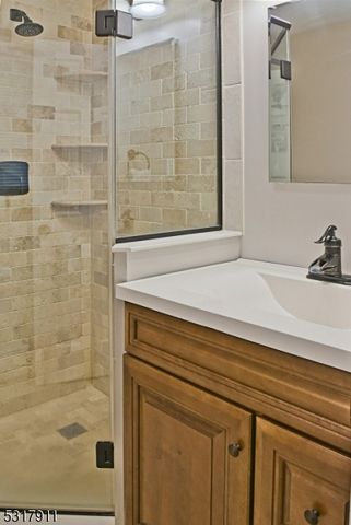 42 Melrose Dr, Chester Twp., NJ 07930