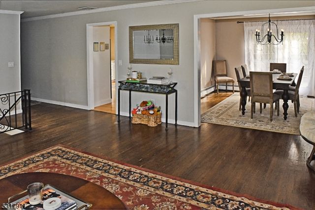 42 Melrose Dr, Chester Twp., NJ 07930