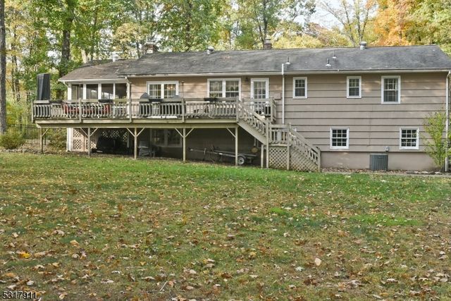 42 Melrose Dr, Chester Twp., NJ 07930