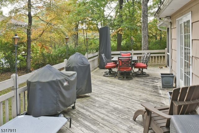 42 Melrose Dr, Chester Twp., NJ 07930