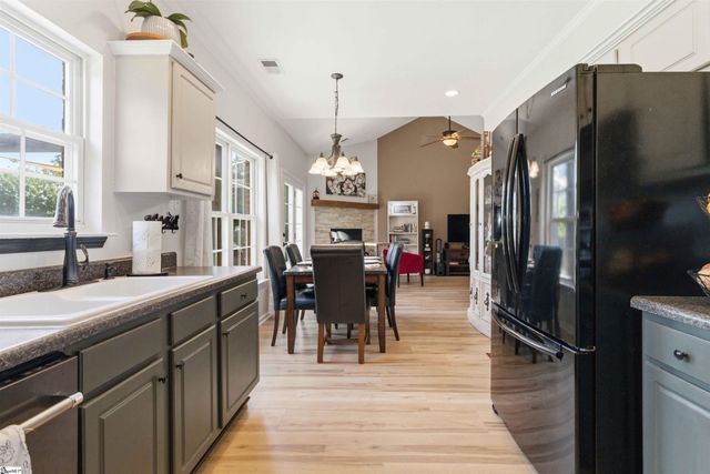 226 Glen Crest Drive, Moore, SC 29369