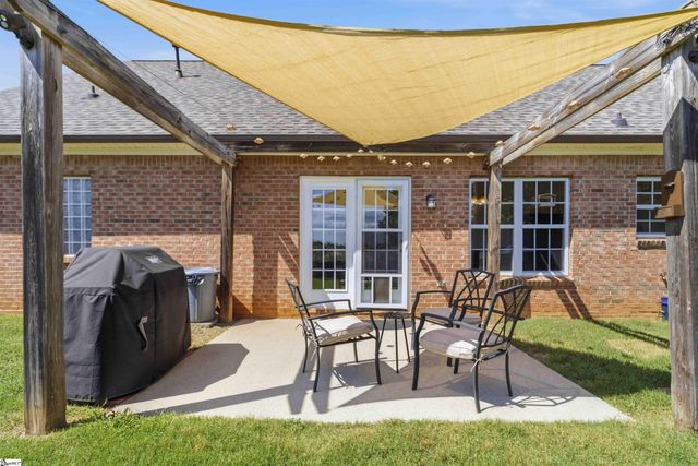 226 Glen Crest Drive, Moore, SC 29369