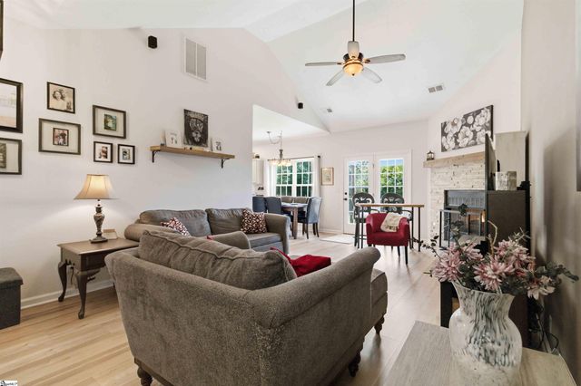 226 Glen Crest Drive, Moore, SC 29369