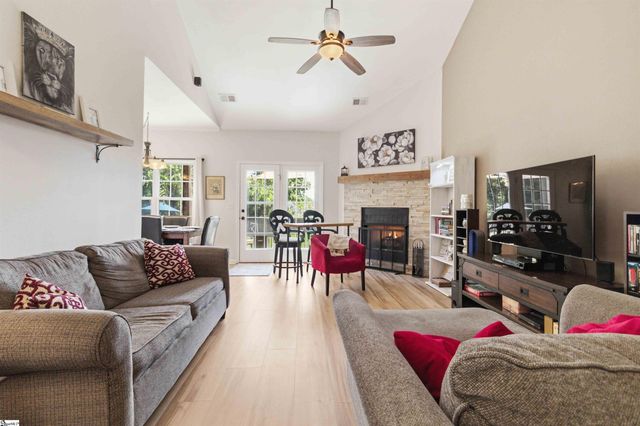 226 Glen Crest Drive, Moore, SC 29369