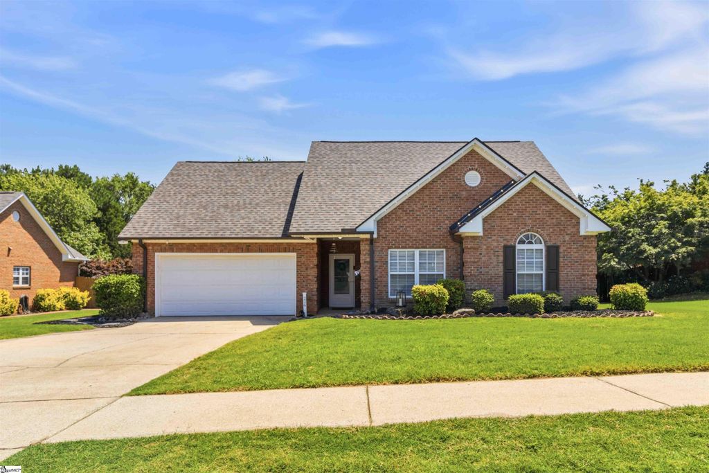 226 Glen Crest Drive, Moore, SC 29369