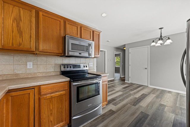 1246 Lombardi WAY, Waukesha, WI 53186