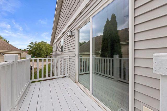 1246 Lombardi WAY, Waukesha, WI 53186
