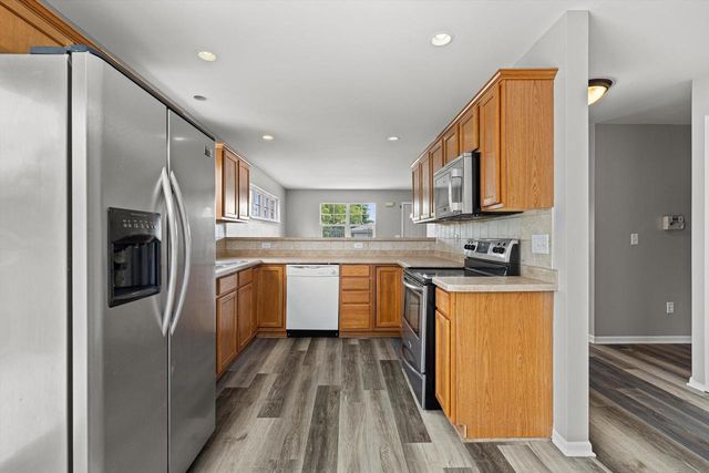 1246 Lombardi WAY, Waukesha, WI 53186