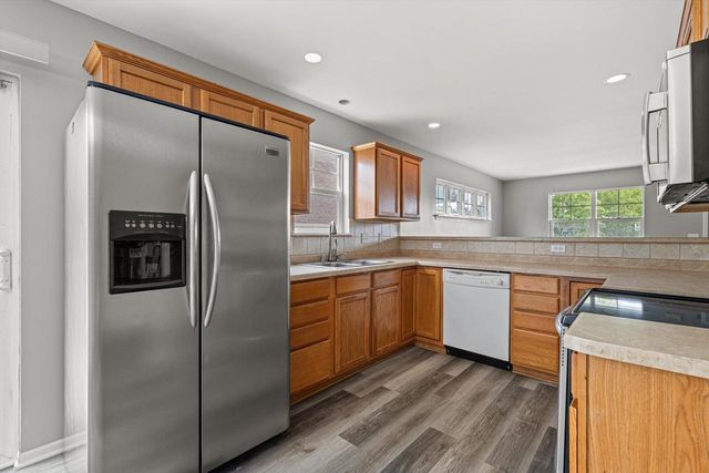 1246 Lombardi WAY, Waukesha, WI 53186