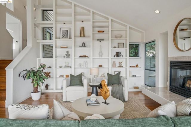 6051 6051 Westover Dr, Oakland, CA 94611