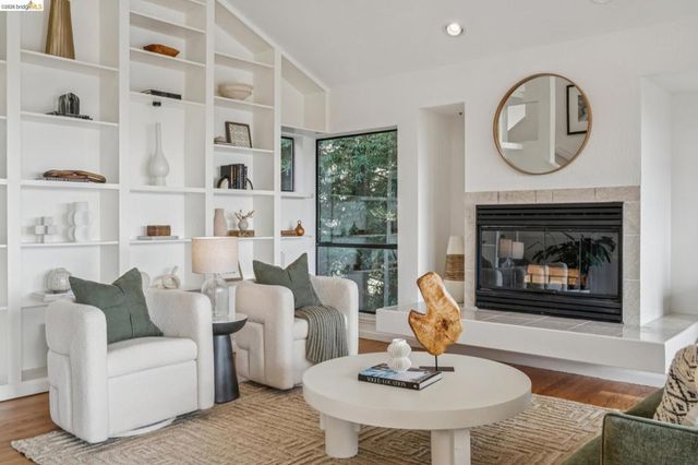 6051 6051 Westover Dr, Oakland, CA 94611