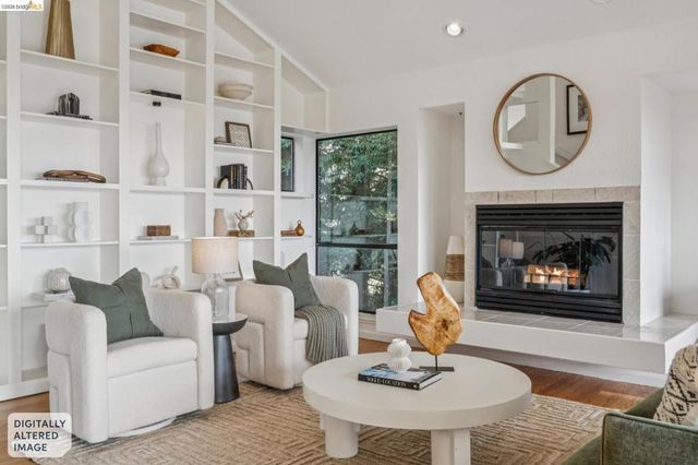 6051 6051 Westover Dr, Oakland, CA 94611