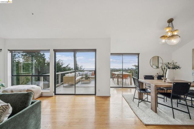 6051 6051 Westover Dr, Oakland, CA 94611