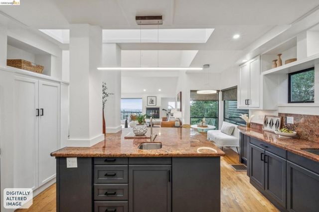 6051 6051 Westover Dr, Oakland, CA 94611