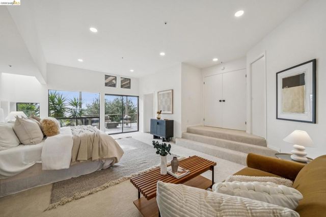 6051 6051 Westover Dr, Oakland, CA 94611