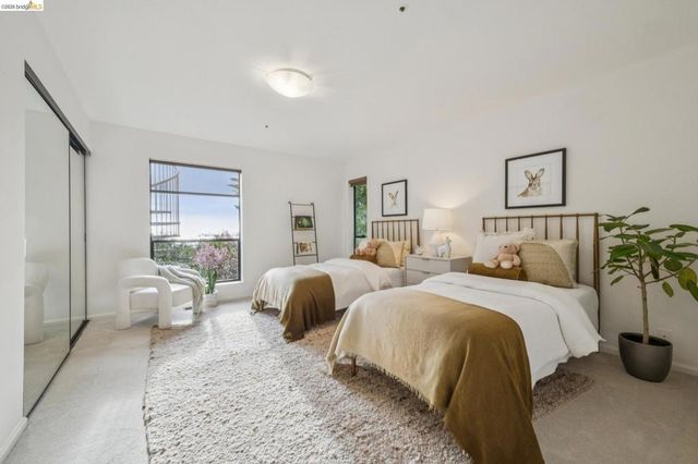 6051 6051 Westover Dr, Oakland, CA 94611