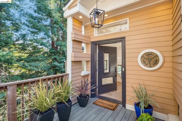 6051 6051 Westover Dr, Oakland, CA 94611