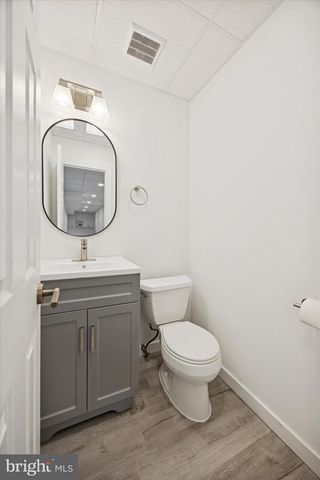 100 RED LION RD, Philadelphia, PA 19115