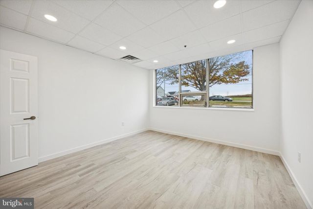 100 RED LION RD, Philadelphia, PA 19115