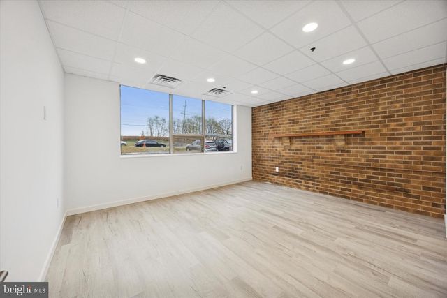 100 RED LION RD, Philadelphia, PA 19115