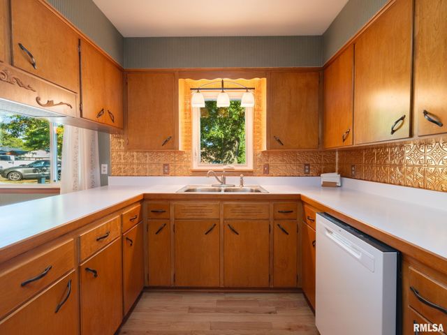 337 N GRACE Street, Brimfield, IL 61517