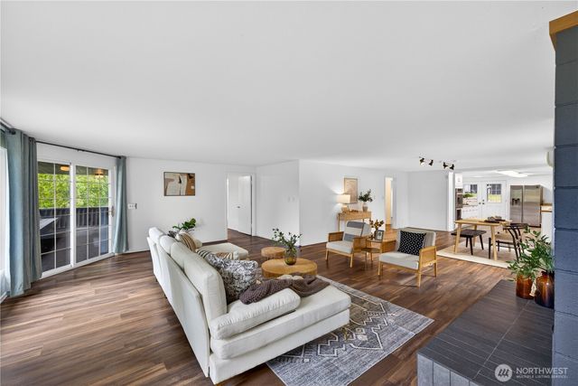 16907 Blodgett Rd, Mount Vernon, WA 98274