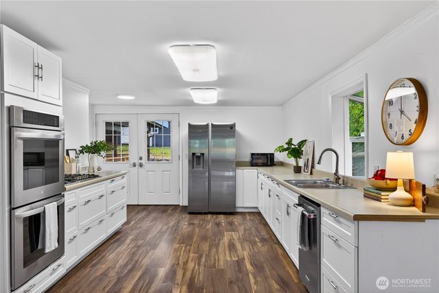 16907 Blodgett Rd, Mount Vernon, WA 98274