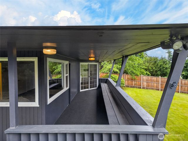 16907 Blodgett Rd, Mount Vernon, WA 98274