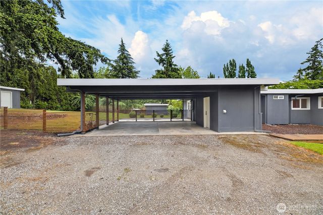 16907 Blodgett Rd, Mount Vernon, WA 98274
