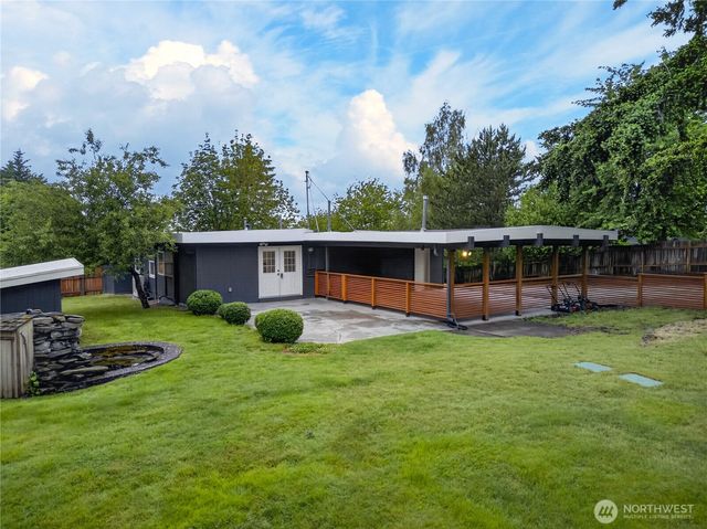16907 Blodgett Rd, Mount Vernon, WA 98274