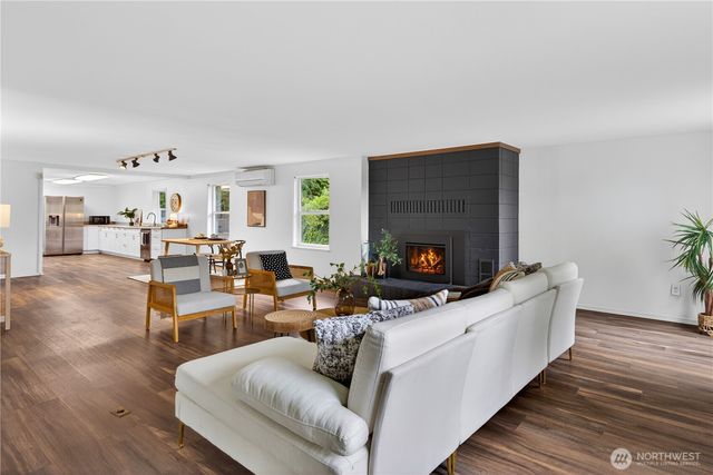 16907 Blodgett Rd, Mount Vernon, WA 98274