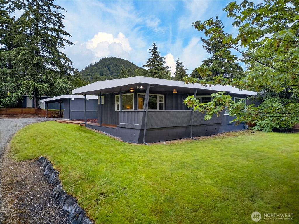 16907 Blodgett Rd, Mount Vernon, WA 98274
