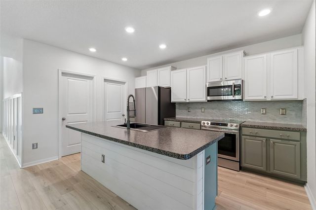 4901 GRIST MILL COURT, Wimauma, FL 33598