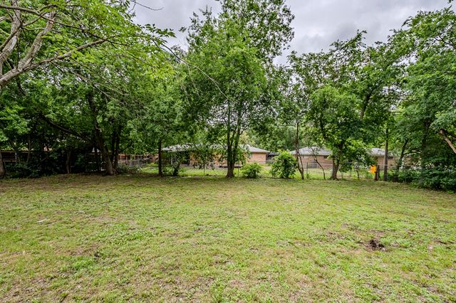5729 Wales Avenue, Fort Worth, TX 76133