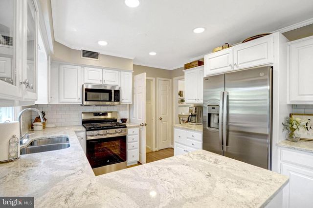 4315 WAKEFIELD DR, Annandale, VA 22003