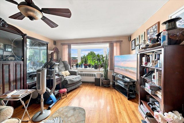 1405 E 233rd Street, Bronx, NY 10466
