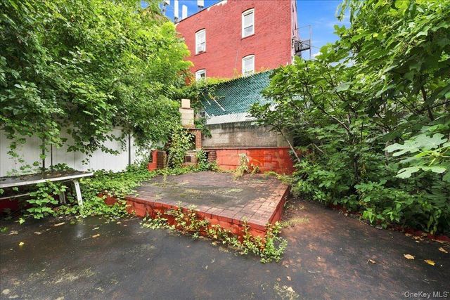1405 E 233rd Street, Bronx, NY 10466
