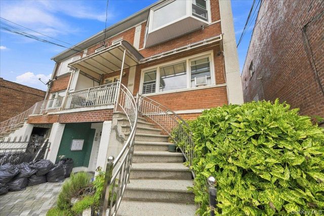 1405 E 233rd Street, Bronx, NY 10466
