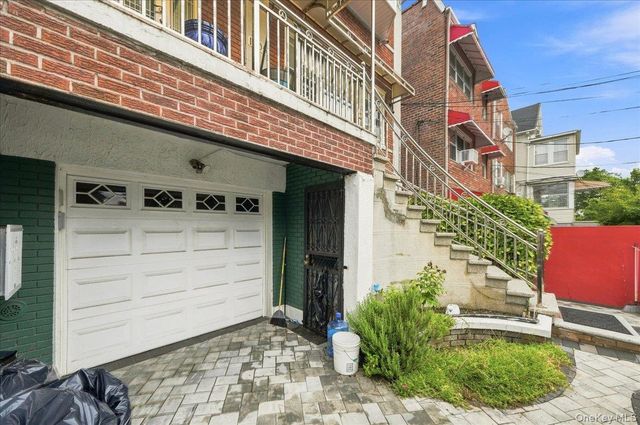 1405 E 233rd Street, Bronx, NY 10466