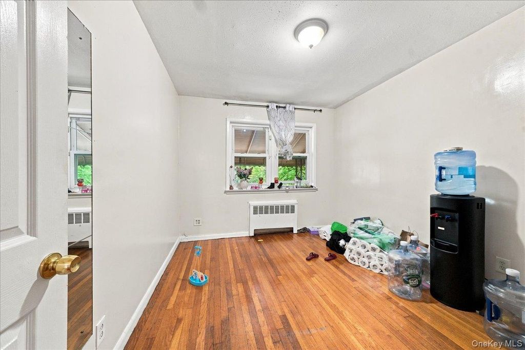 1405 E 233rd Street, Bronx, NY 10466 — photo 5