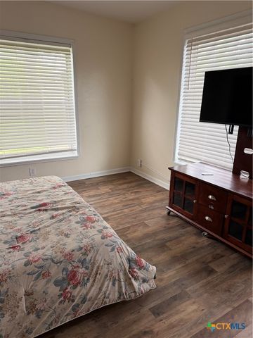 202 Bonham Street, Port Lavaca, TX 77979