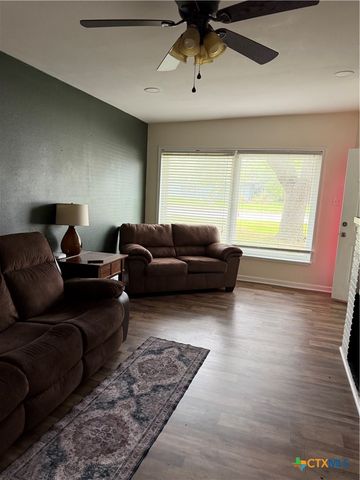 202 Bonham Street, Port Lavaca, TX 77979