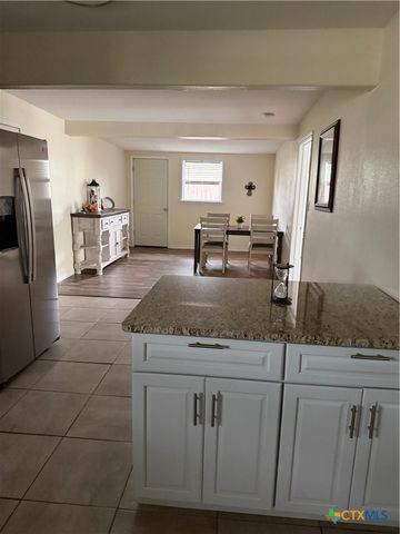 202 Bonham Street, Port Lavaca, TX 77979